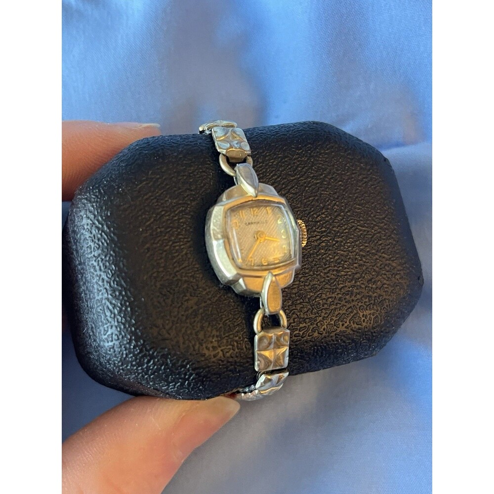 Vintage Caravelle Ladies Woman’s Watch 1963 M3 Running Gold Tone